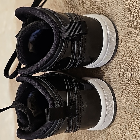 Air Jordan Retro 1 Mid SE sneaker - Picture 8 of 8